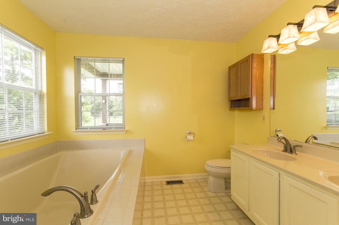 1580 Watervale Road Fallston, MD 21047 - Photo 10 of 30 Bath (Master)