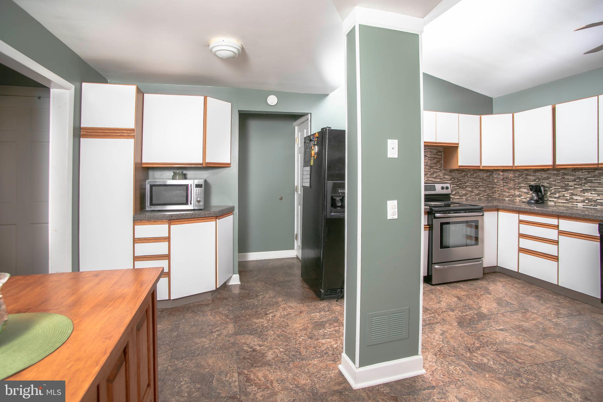 5 Franklin Road Glassboro, NJ 08028 - Photo 22 of 23 Kitchen/Dining Room