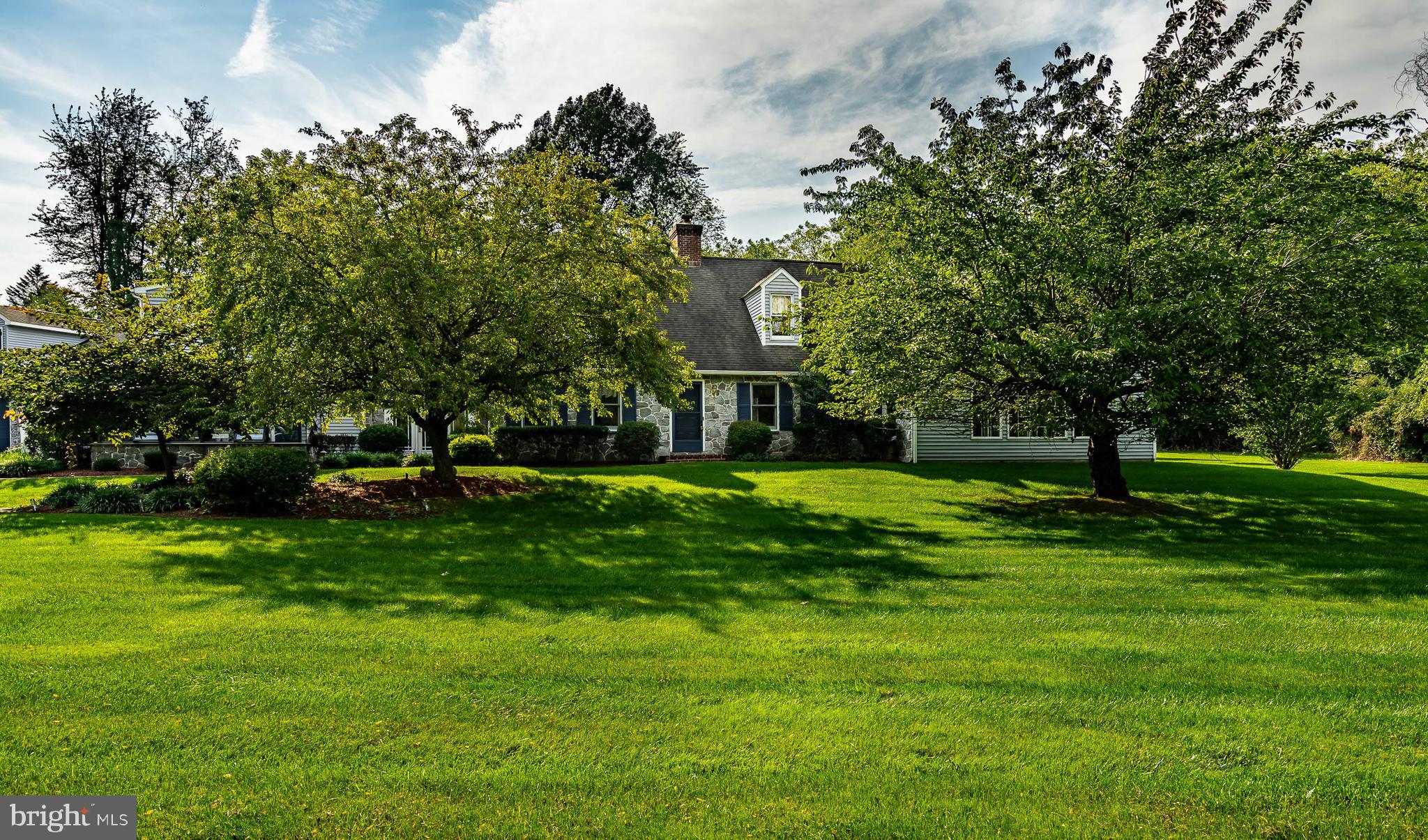 443 Taylor Road Downingtown, PA 19335 - Photo 4 of 55