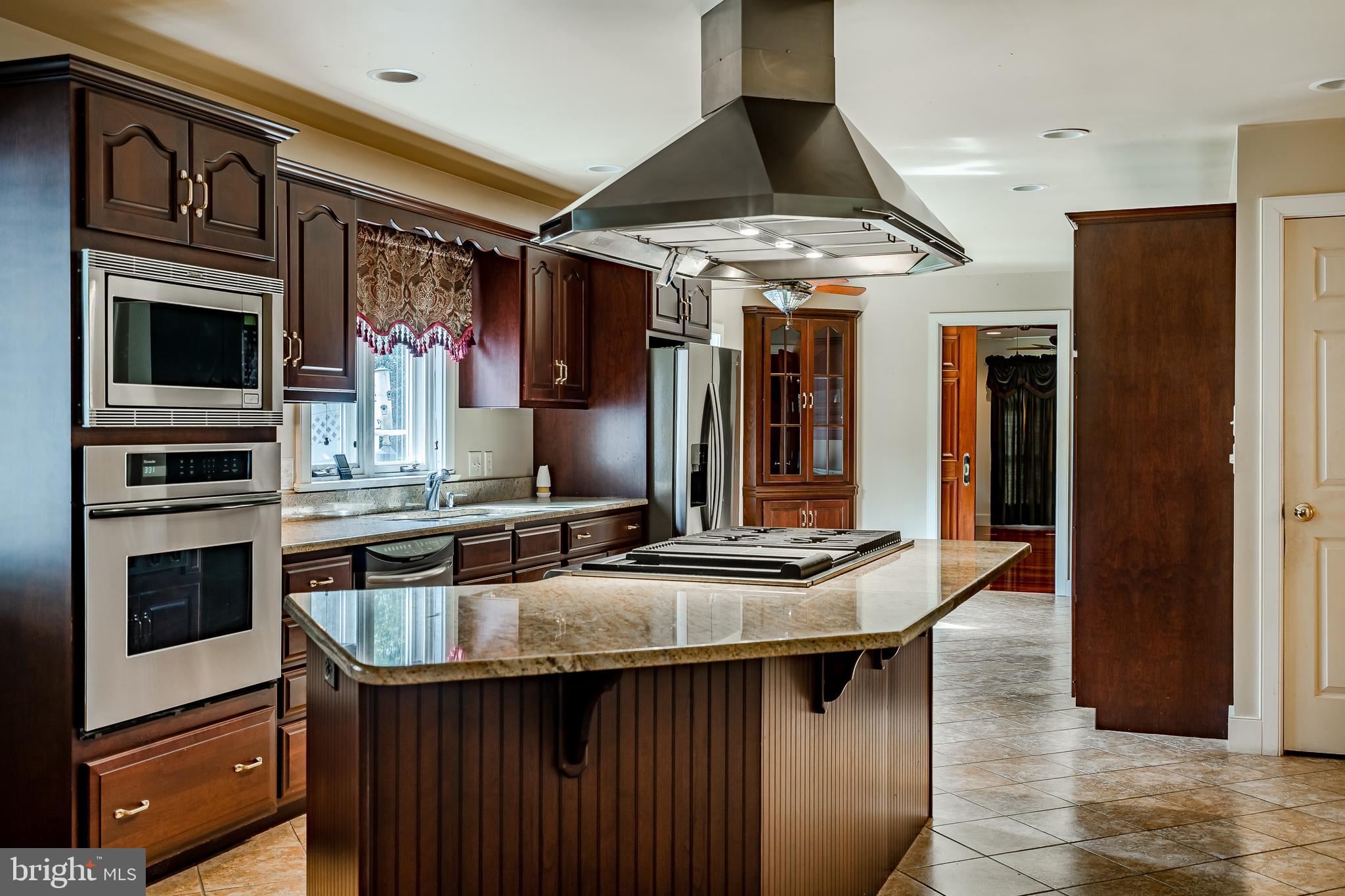 443 Taylor Road Downingtown, PA 19335 - Photo 8 of 55