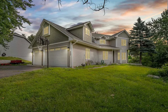 $524,900 | 3960 Versailles Court, Eagan, MN 55123