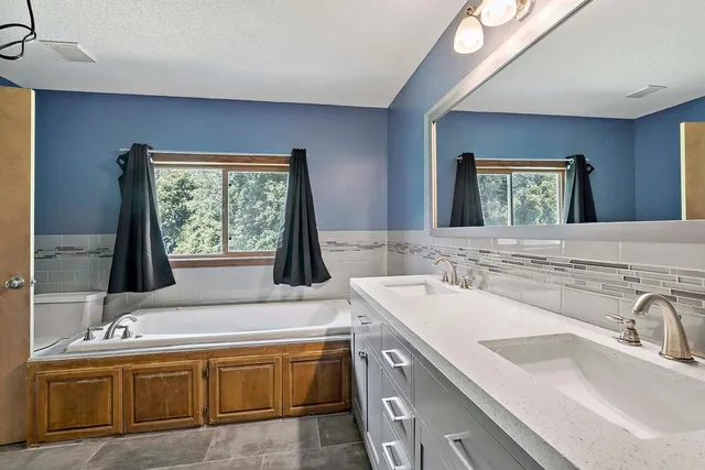 $524,900 | 3960 Versailles Court, Eagan, MN 55123