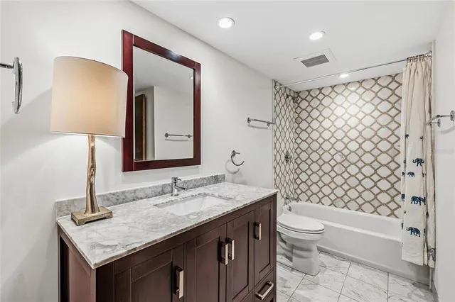 $259,000 | 332 Moorings Cove Drive, Unit 2E, Tarpon Springs, FL 34689