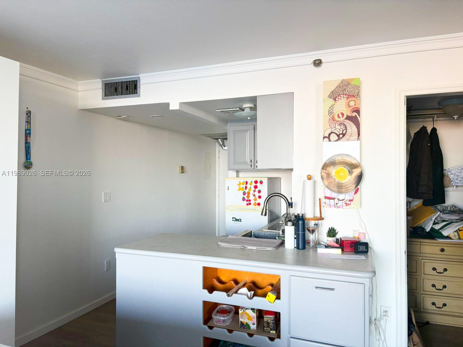 555 Northeast 15th Street, Unit 420 Miami, FL 33132 - Photo 4 of 8