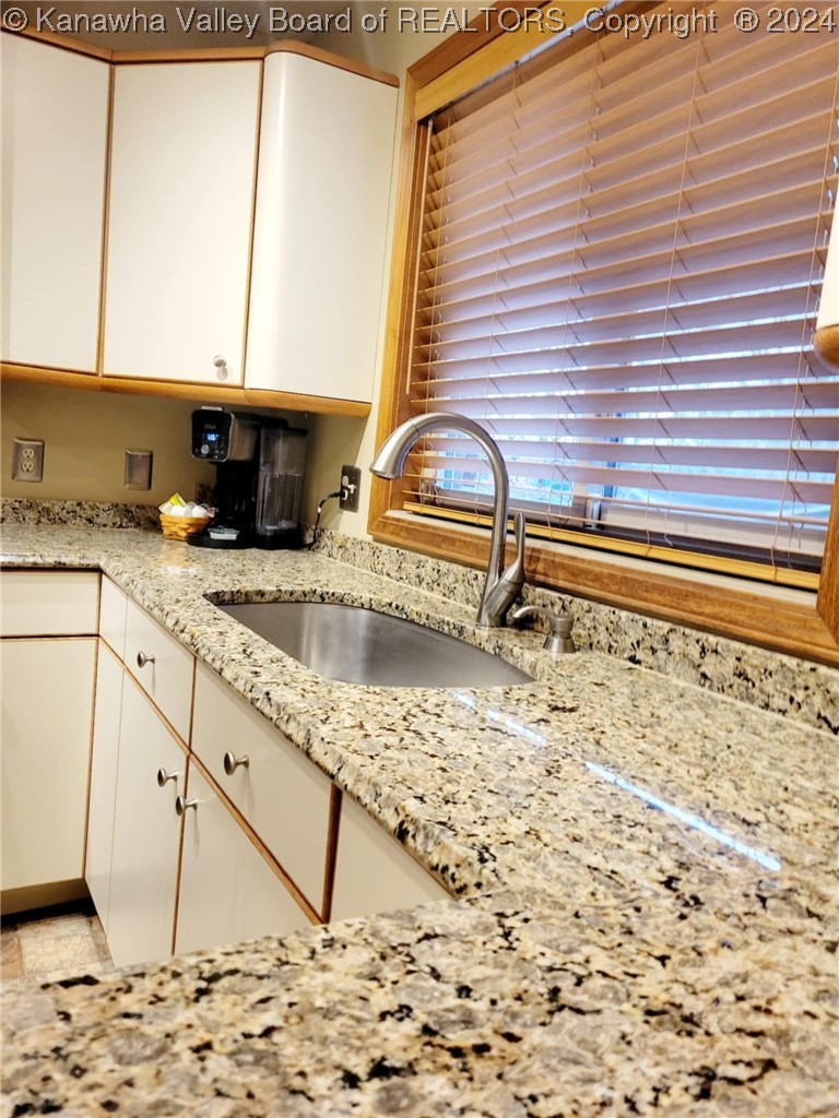 145 Trenol Road Milton, WV 25541 - Photo 10 of 48 Gallery Image 10