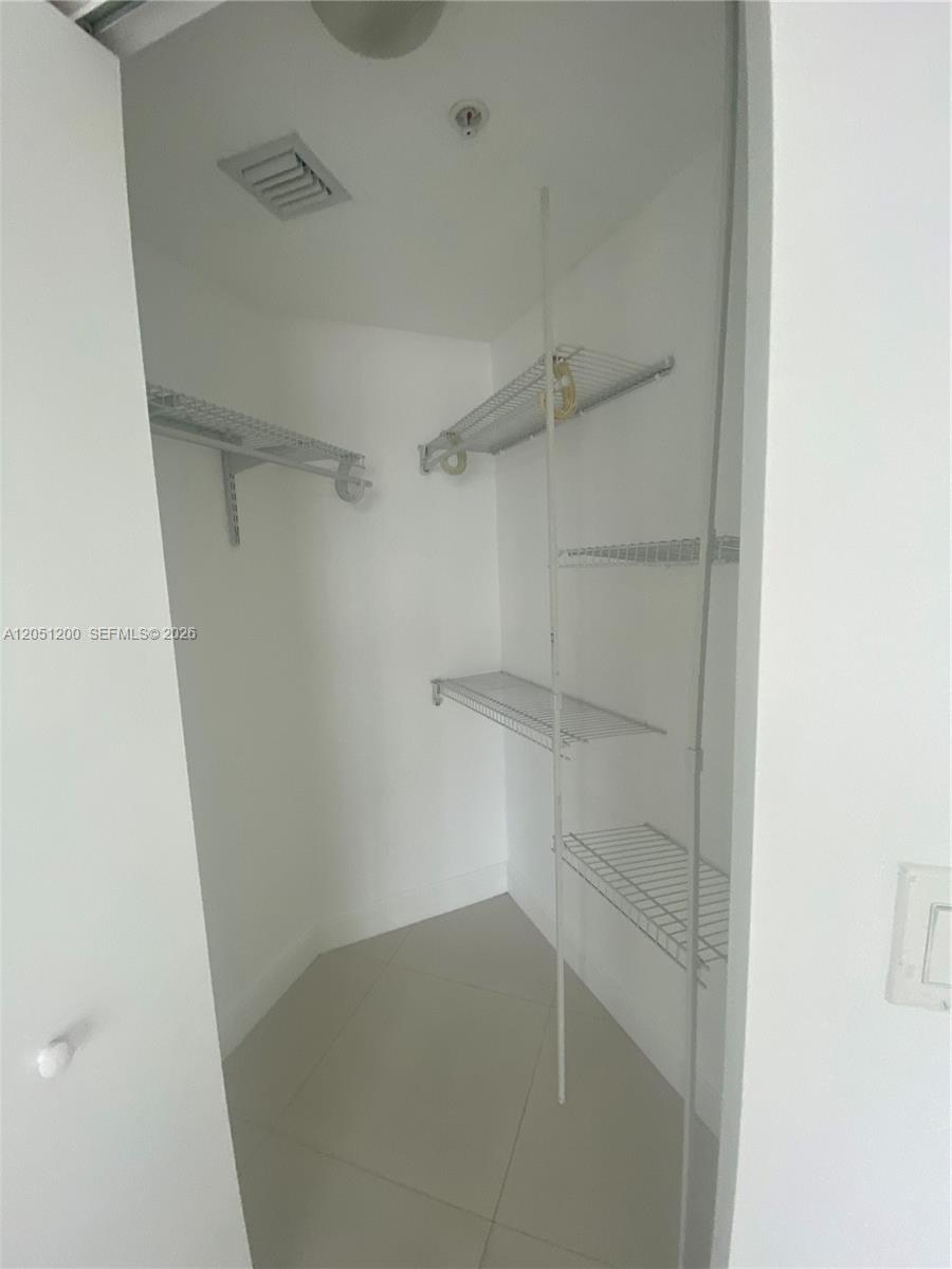 185 Southwest 7th Street, Unit 2603 Miami, FL 33130 - Photo 25 of 31