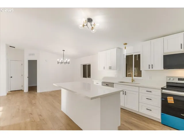 $150,000 | 12323 Southeast Holgate Boulevard, Unit 6, Portland, OR 97236