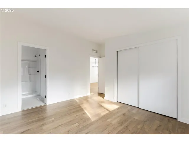 $150,000 | 12323 Southeast Holgate Boulevard, Unit 6, Portland, OR 97236