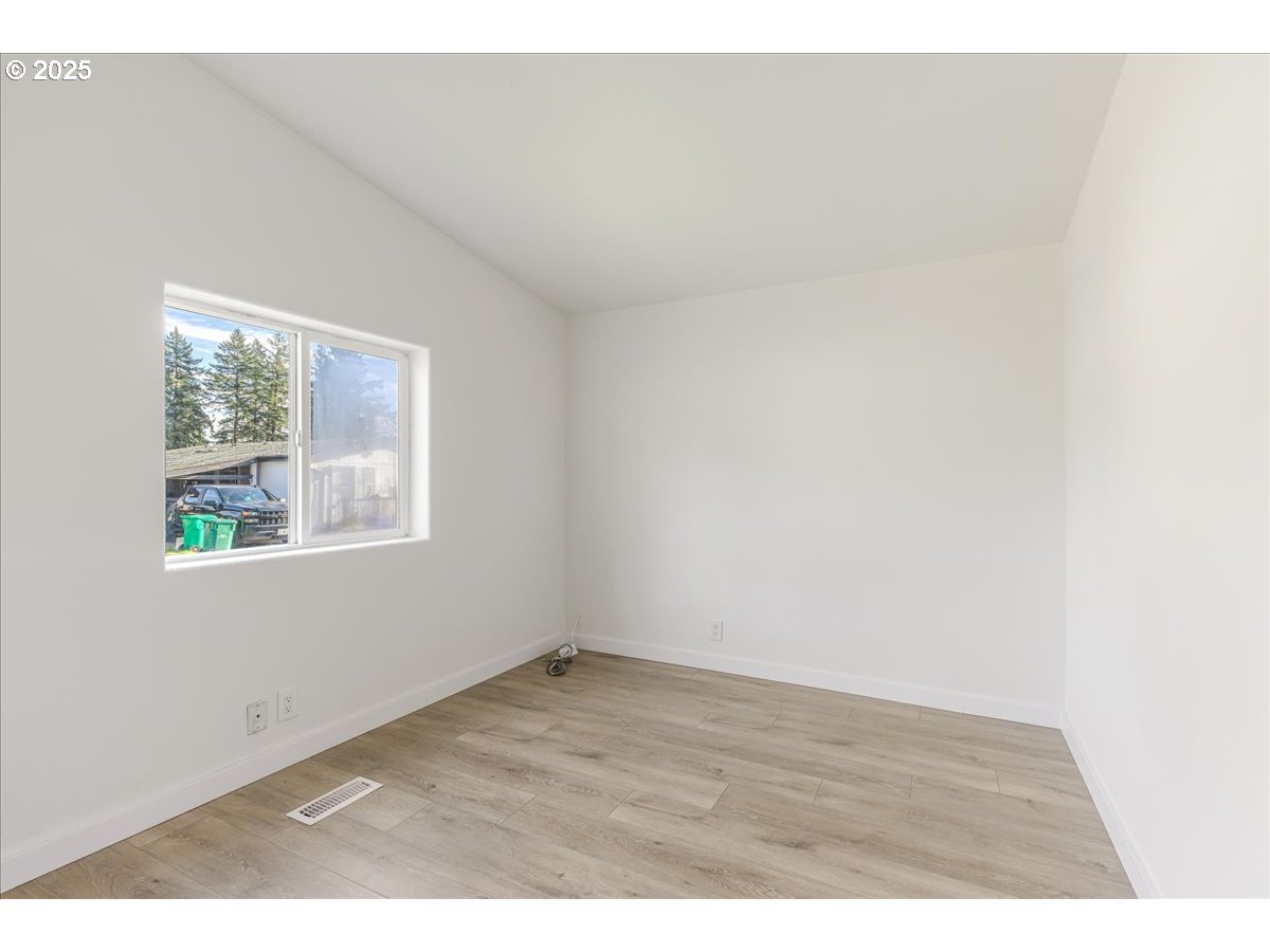 12323 Southeast Holgate Boulevard, Unit 6 Portland, OR 97236 - Photo 21 of 25