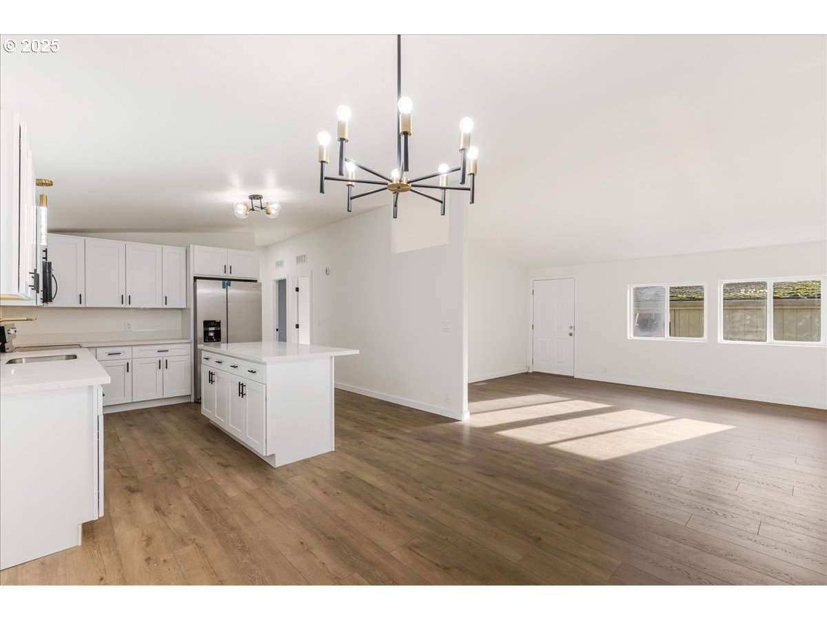 12323 Southeast Holgate Boulevard, Unit 6 Portland, OR 97236 - Photo 7 of 25