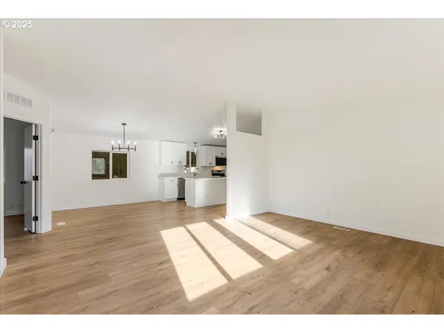 $150,000 | 12323 Southeast Holgate Boulevard, Unit 6, Portland, OR 97236