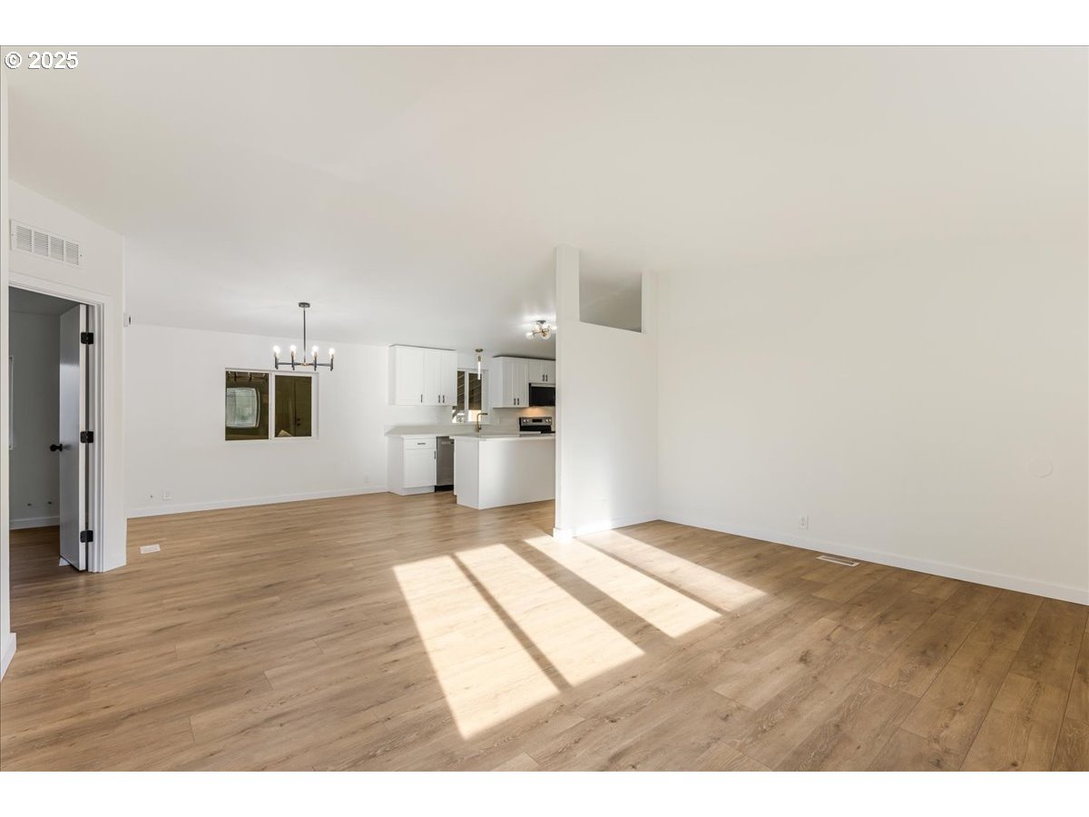 12323 Southeast Holgate Boulevard, Unit 6 Portland, OR 97236 - Photo 9 of 25