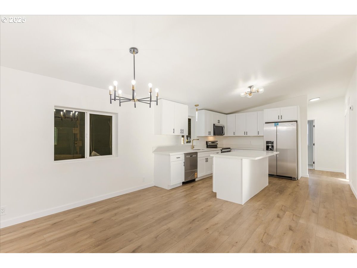 12323 Southeast Holgate Boulevard, Unit 6 Portland, OR 97236 - Photo 10 of 25