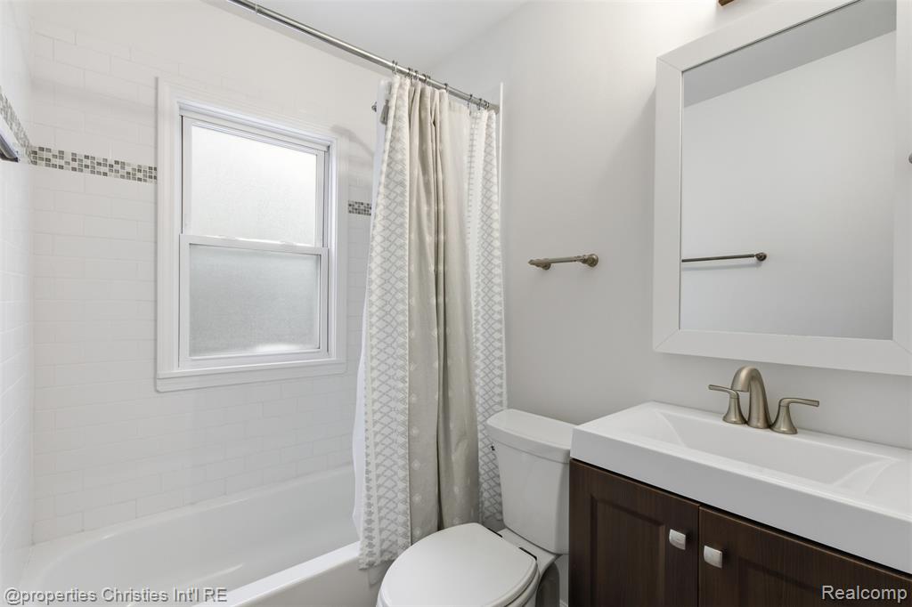 2079 Harvard Road Berkley, MI 48072 - Photo 14 of 24 Gallery Image 14