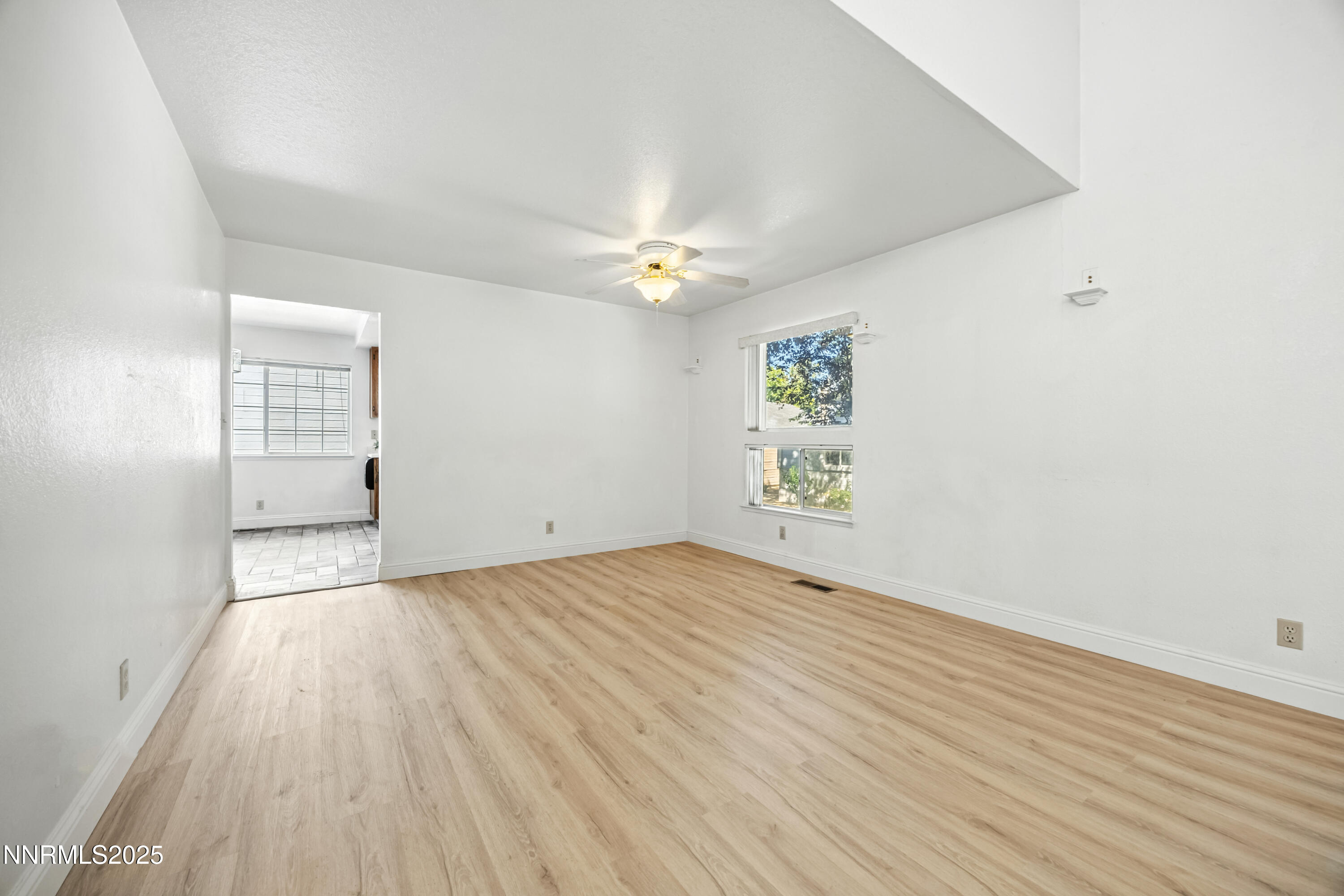 7554 Whimbleton Way Reno, NV 89511 - Photo 6 of 26 IMG_0017