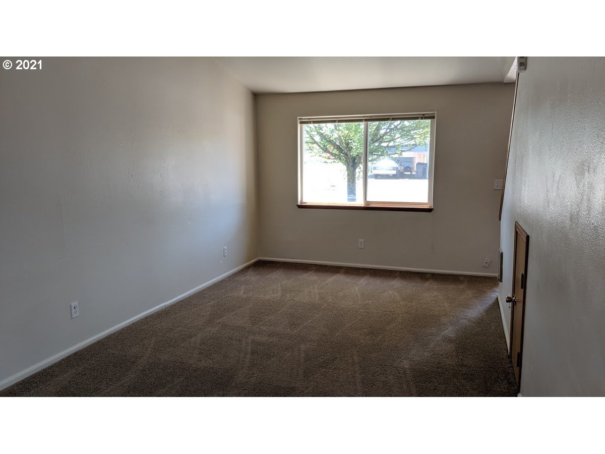 2068 Scott Road Springfield, OR 97477 - Photo 13 of 22
