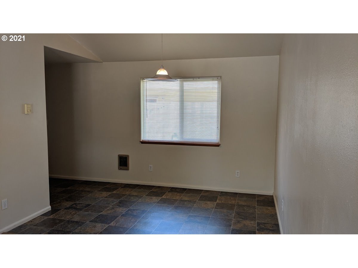 2068 Scott Road Springfield, OR 97477 - Photo 14 of 22