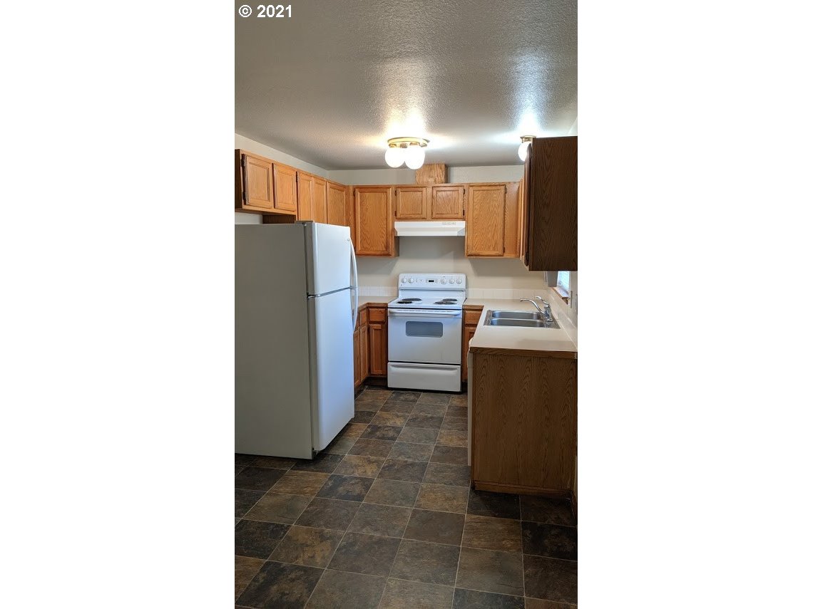 2068 Scott Road Springfield, OR 97477 - Photo 16 of 22