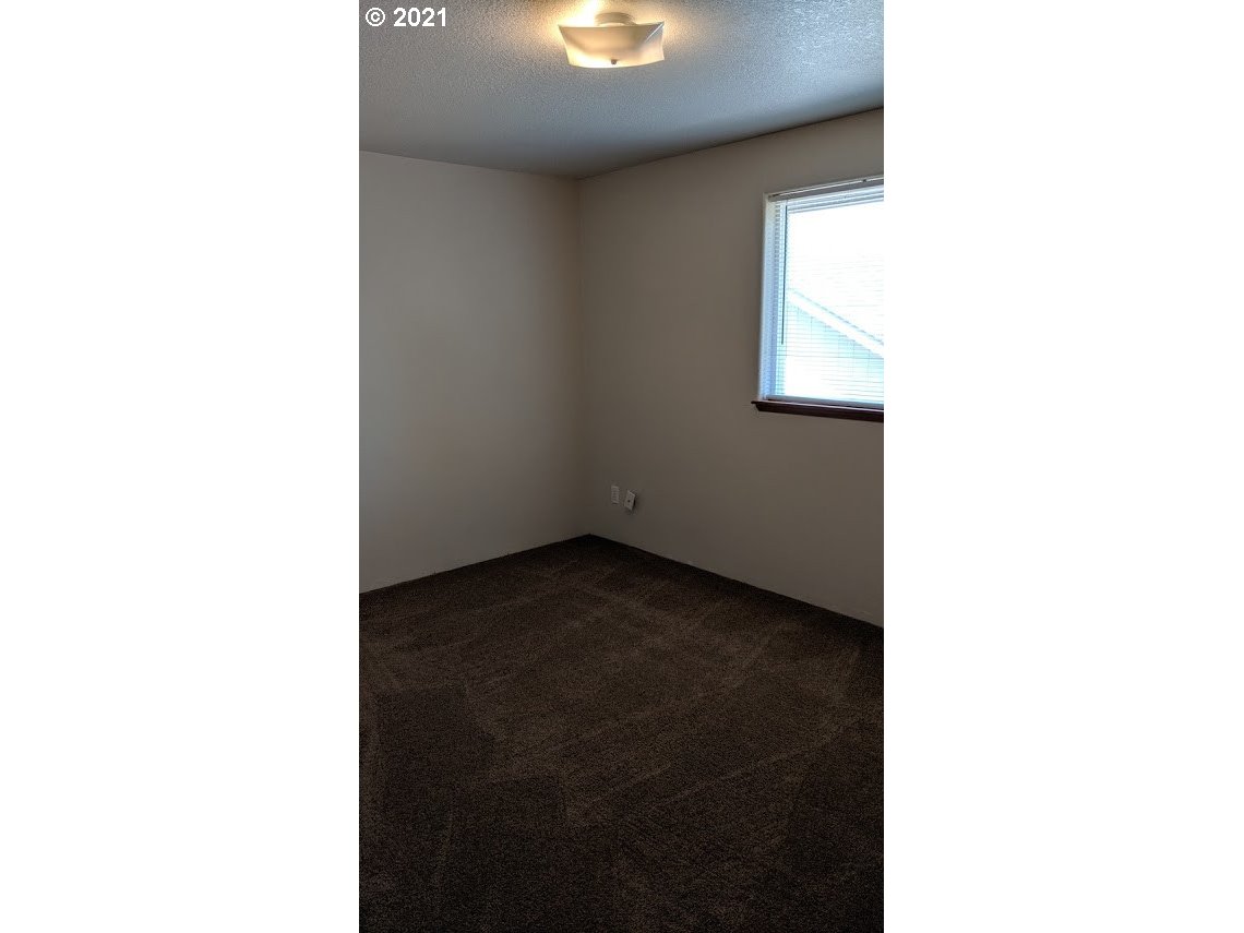 2068 Scott Road Springfield, OR 97477 - Photo 18 of 22