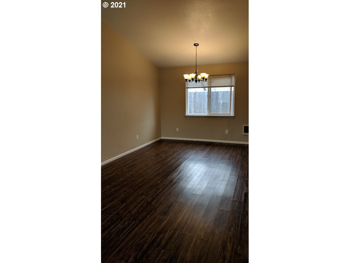 2068 Scott Road Springfield, OR 97477 - Photo 3 of 22