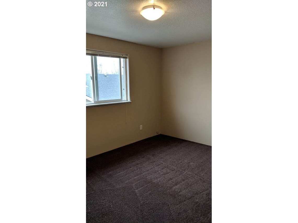 2068 Scott Road Springfield, OR 97477 - Photo 7 of 22