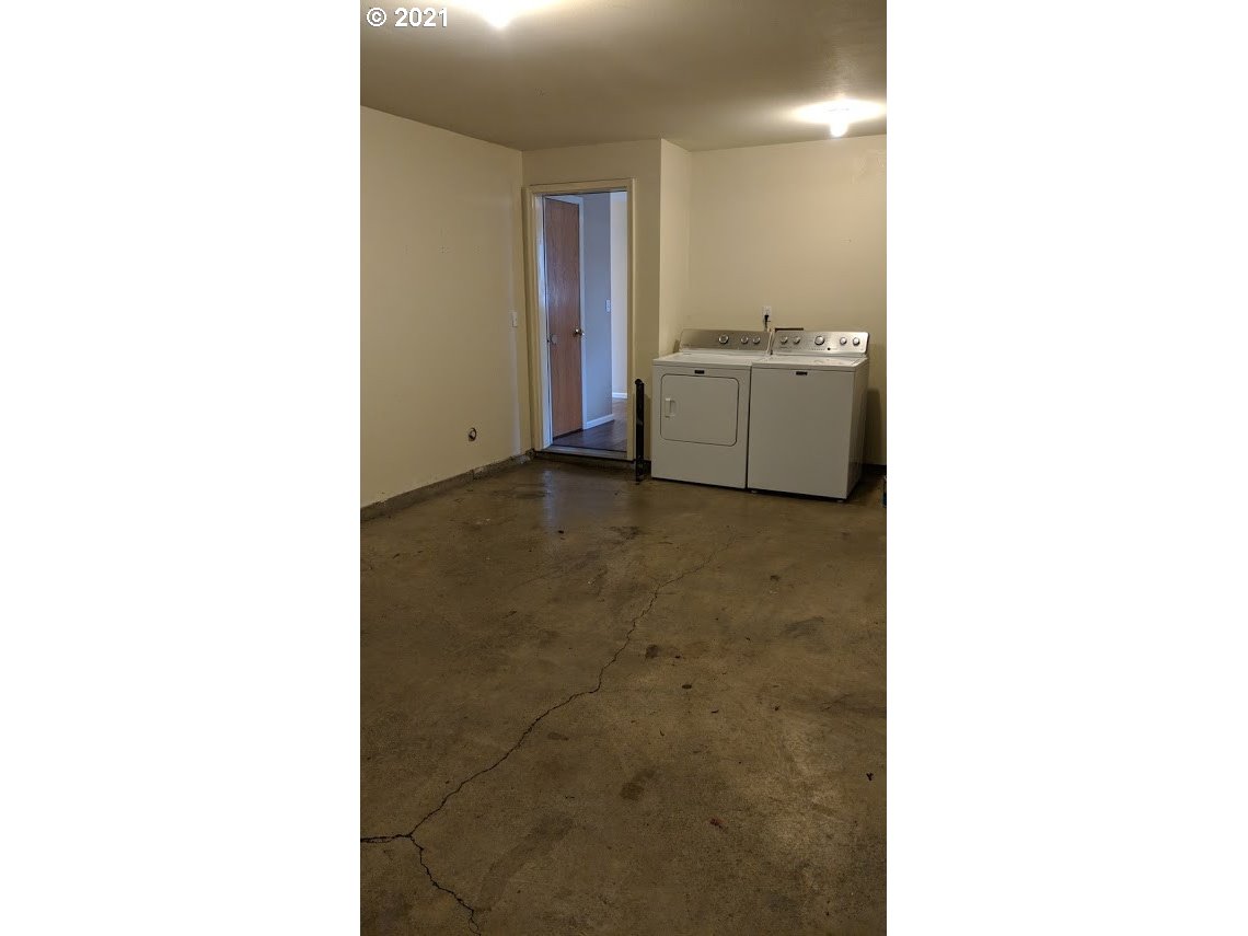 2068 Scott Road Springfield, OR 97477 - Photo 10 of 22