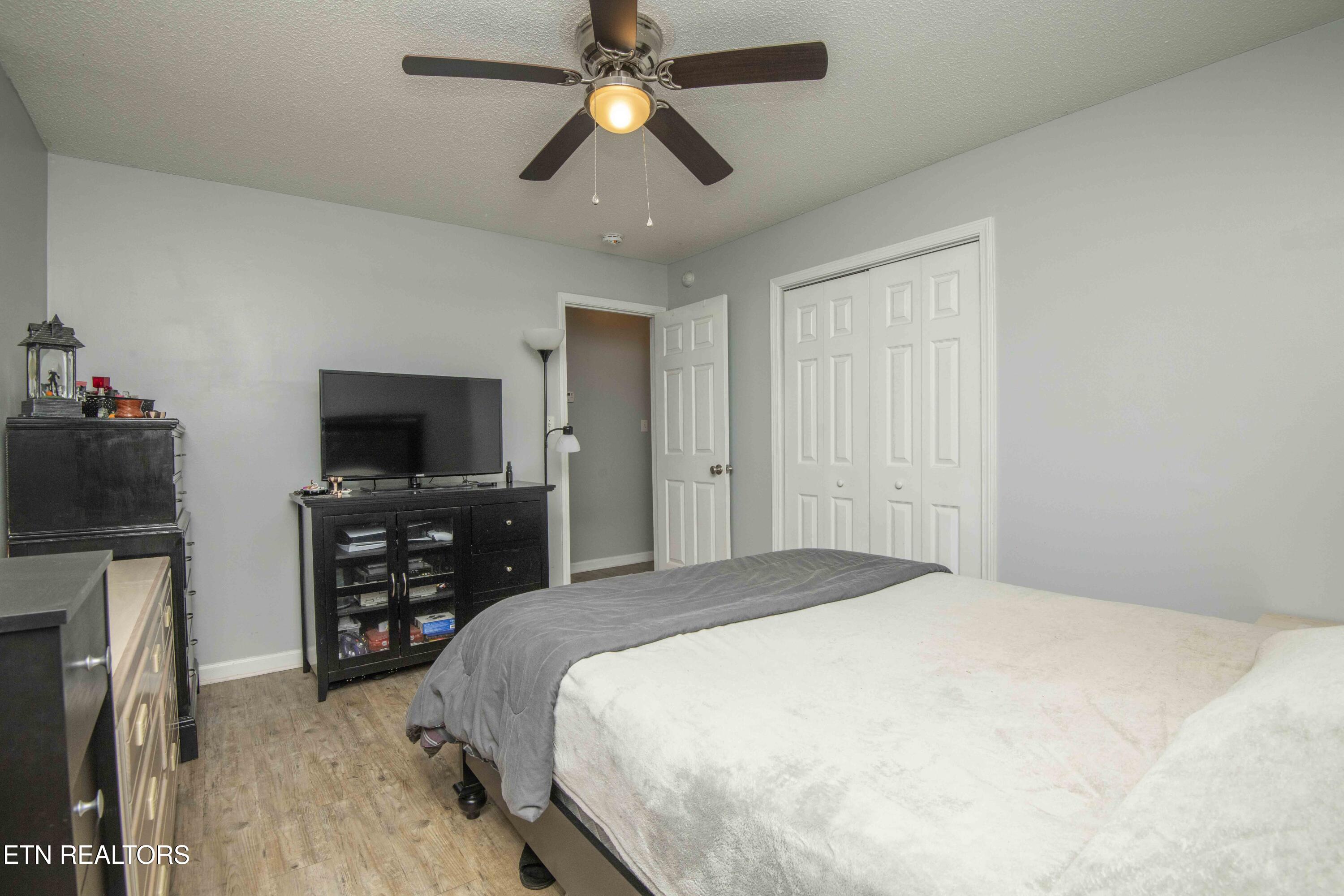 7532 Gary White Road Corryton, TN 37721 - Photo 13 of 24 master bed 3_1