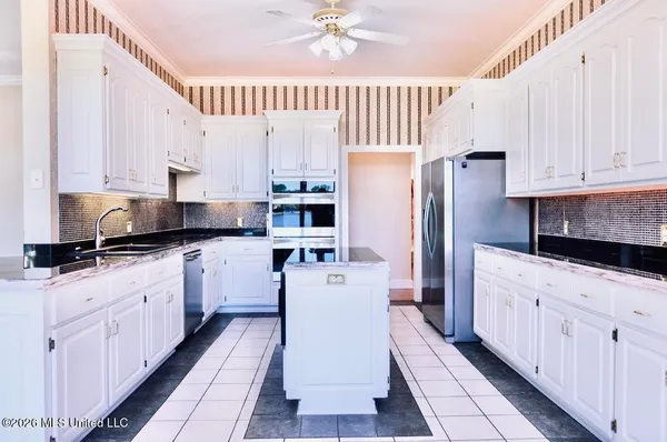 $650,000 | 15 Lakeshore Drive, Laurel, MS 39443