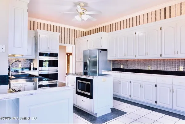 $650,000 | 15 Lakeshore Drive, Laurel, MS 39443
