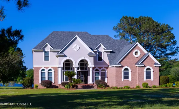 $650,000 | 15 Lakeshore Drive, Laurel, MS 39443