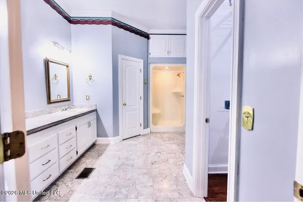 $650,000 | 15 Lakeshore Drive, Laurel, MS 39443