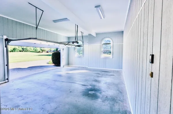 $650,000 | 15 Lakeshore Drive, Laurel, MS 39443
