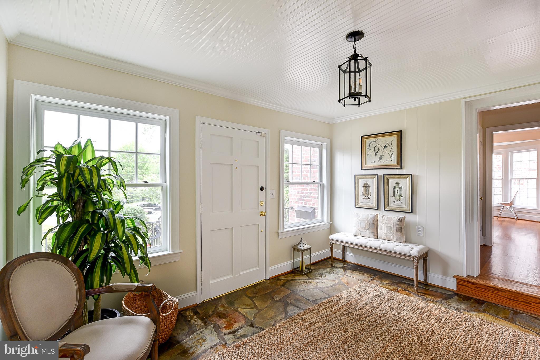 6028 Fort Hunt Road Alexandria, VA 22307 - Photo 9 of 42 Gallery Image 9