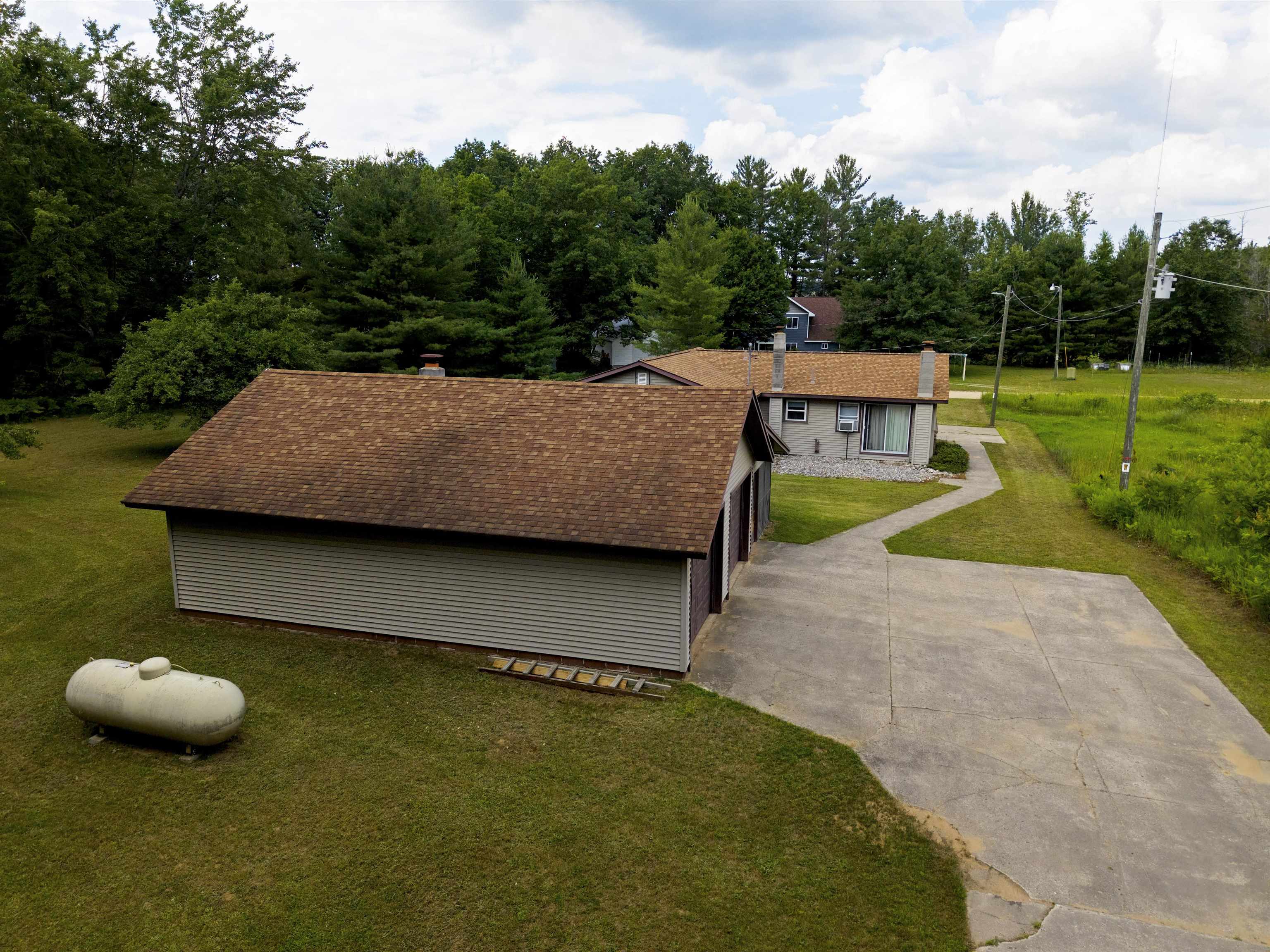 4910 Deerfield Road Kalkaska, MI 49646 - Photo 6 of 55 1936679-b487815e-ec69-4b46-a3a4-ad5f259c6e09.JPG