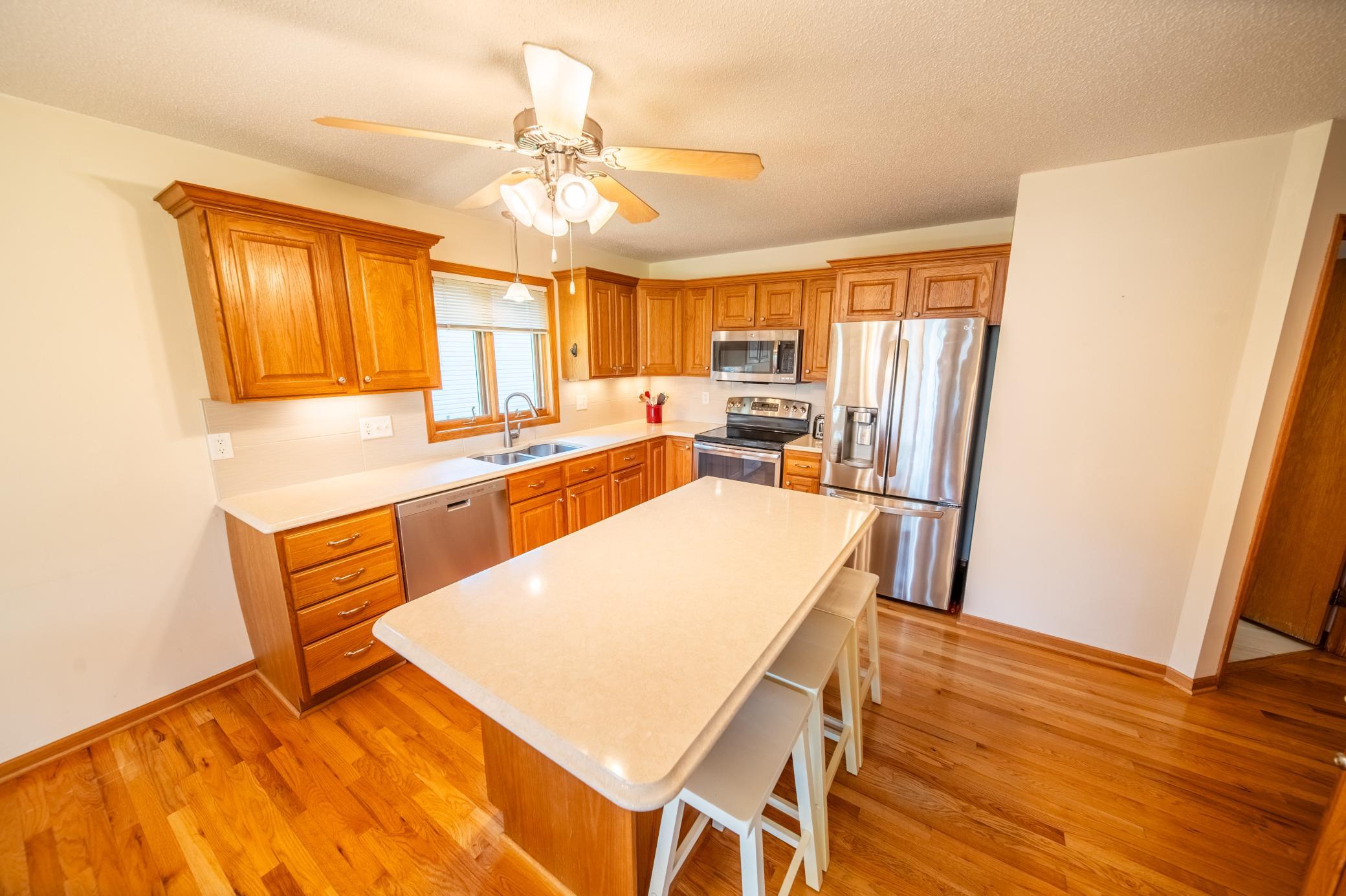 546 Lake Crest Lane Northwest Rochester, MN 55901 - Photo 9 of 54