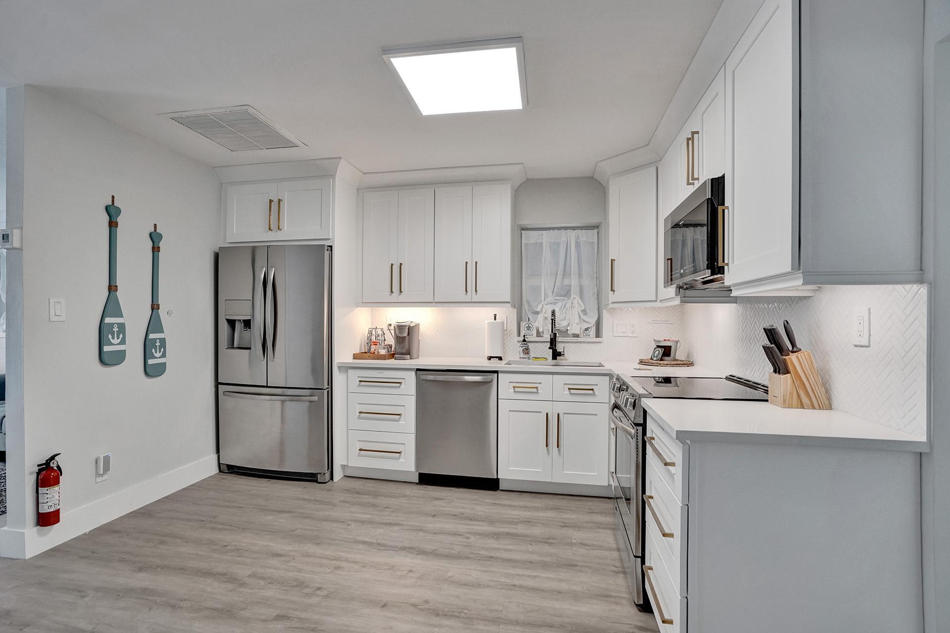 1969 Northeast 5th Street, Unit 12 Deerfield Beach, FL 33441 - Photo 4 of 92 DSC06640