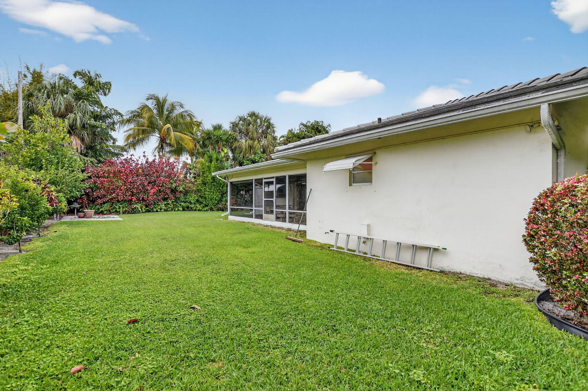 1060 Northwest 4th Street Boca Raton, FL 33486 - Photo 12 of 17 Side yard