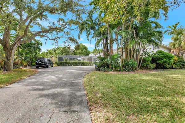 $4,700 | 410 Spanish River Boulevard, Boca Raton, FL 33431