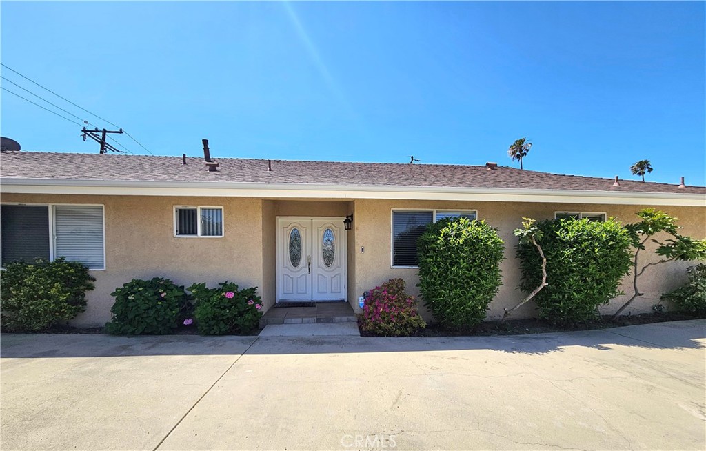 2092 Cutler Street Simi Valley, CA 93065 - Photo 3 of 34