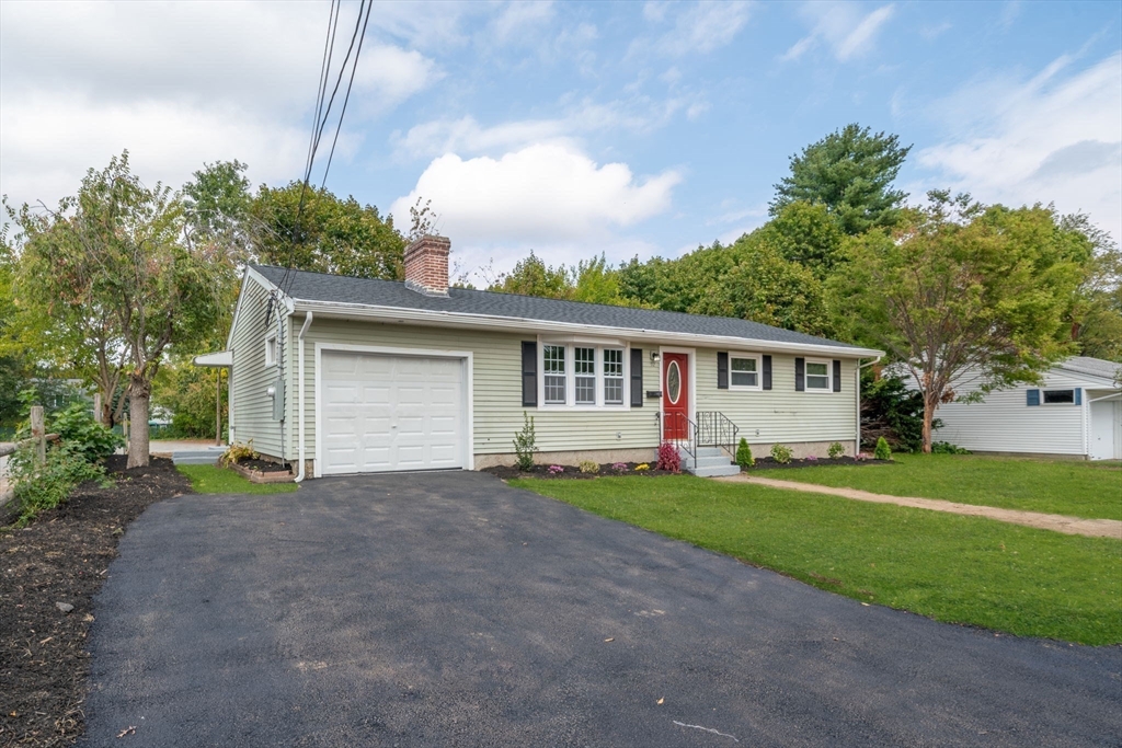 92 Blue Bell Road Worcester, MA 01606 - Photo 3 of 31 Gallery Image 3