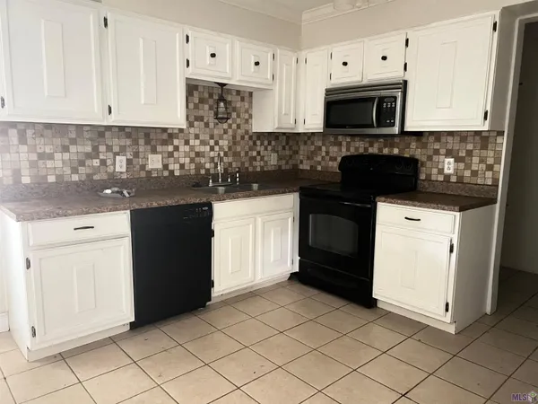 $149,900 | 17325 Ashton Avenue, Central, LA 70739