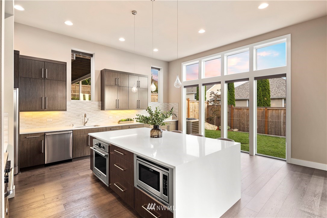 923 North 28th Place Renton, WA 98056 - Photo 10 of 40 Gallery Image 10