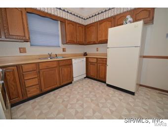 145 Rio Verde Drive Belleville, IL 62221 - Photo 11 of 24 Gallery Image 11
