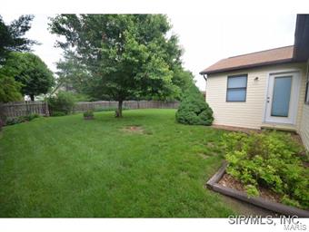145 Rio Verde Drive Belleville, IL 62221 - Photo 2 of 24 Gallery Image 2
