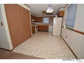 145 Rio Verde Drive Belleville, IL 62221 - Photo 9 of 24 Gallery Image 9