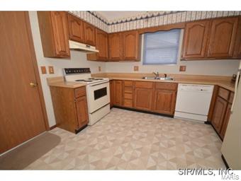 145 Rio Verde Drive Belleville, IL 62221 - Photo 10 of 24 Gallery Image 10