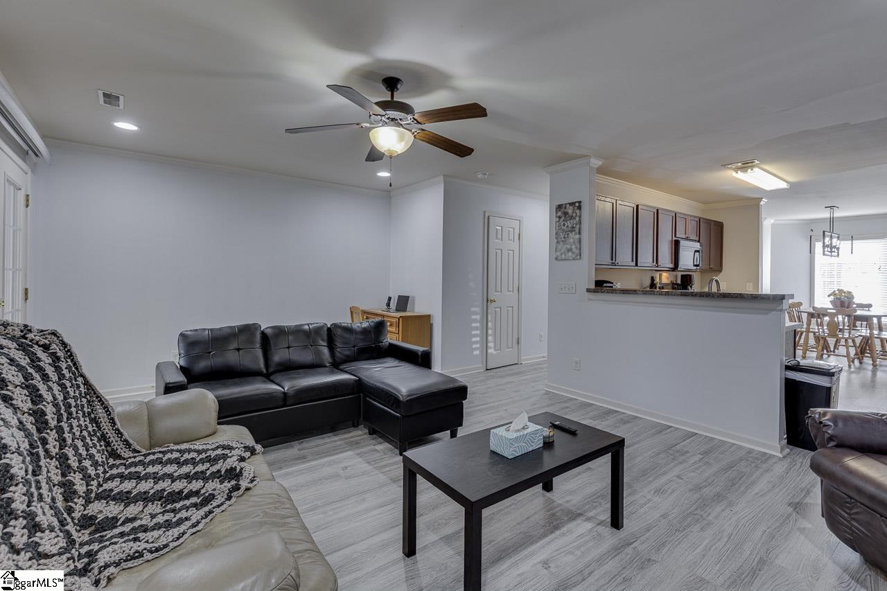 1122 East Lee Road Taylors, SC 29687 - Photo 12 of 30