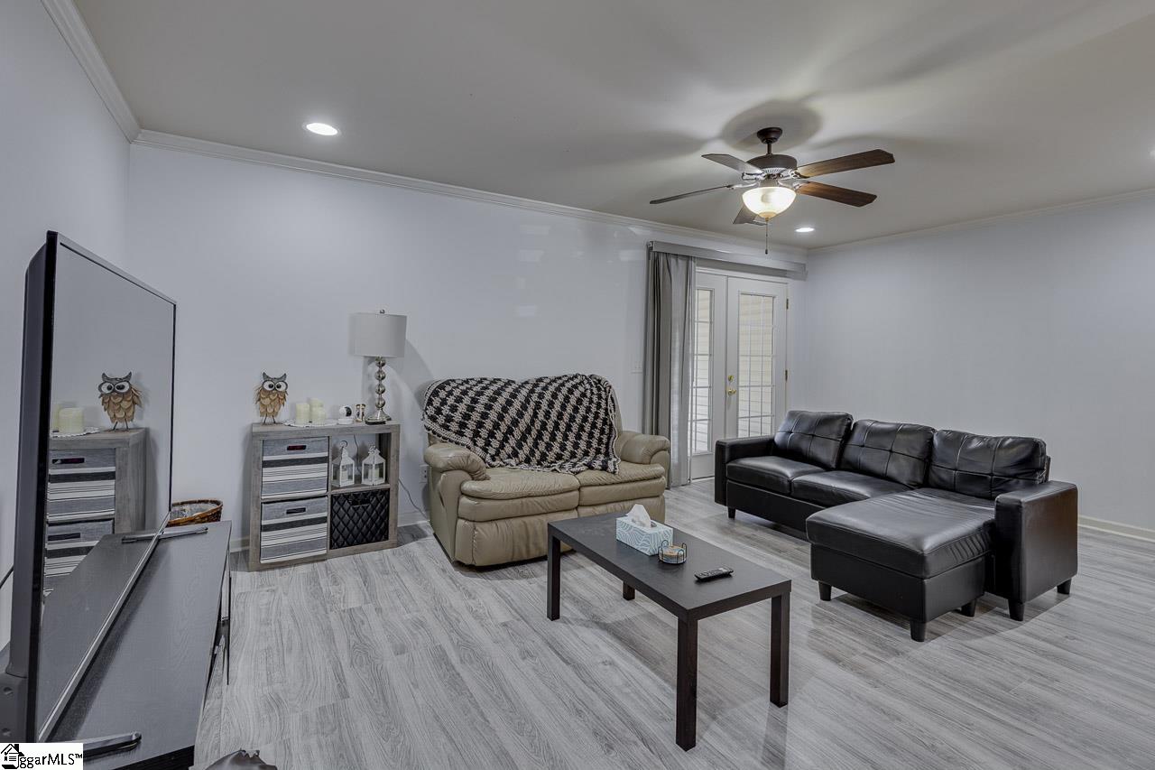 1122 East Lee Road Taylors, SC 29687 - Photo 13 of 30