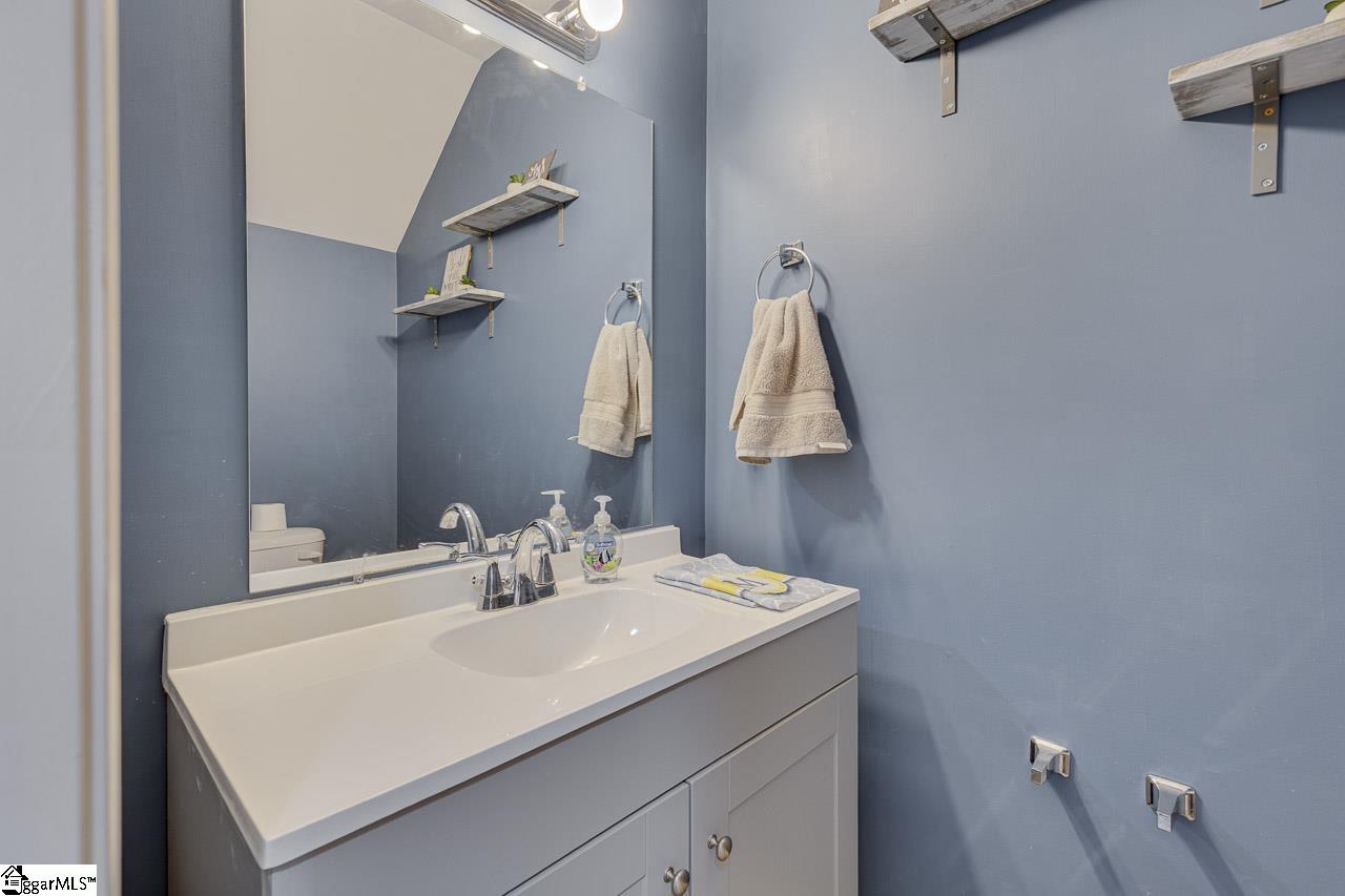 1122 East Lee Road Taylors, SC 29687 - Photo 15 of 30