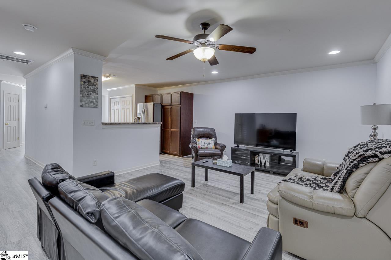 1122 East Lee Road Taylors, SC 29687 - Photo 2 of 30